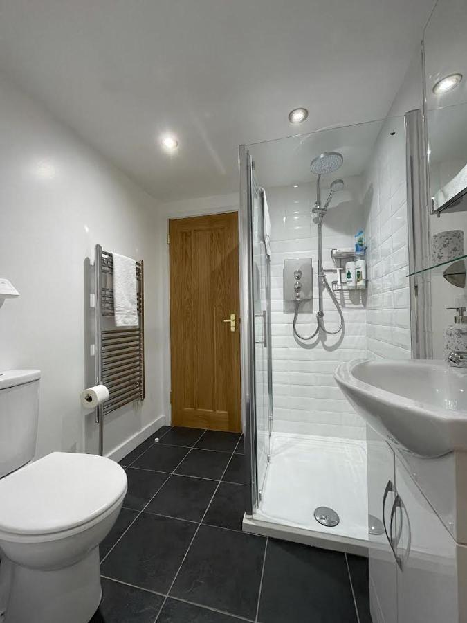 Lovely Ground Floor Apartment In Quiet Village Exeter Exterior photo